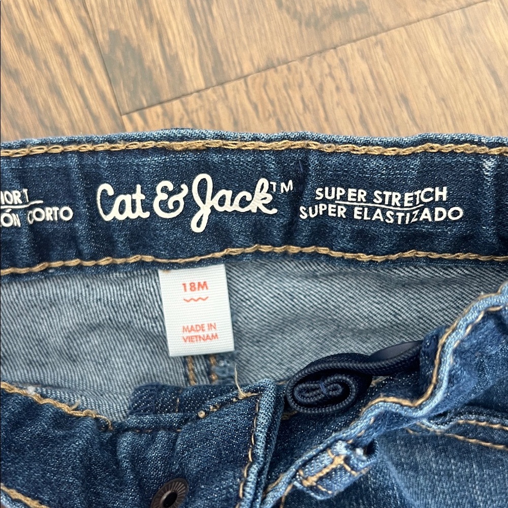 Cat and Jack Baby Girl denim shorts with ruffle eyelet hem 18M Spring Summer - Picture 2 of 3